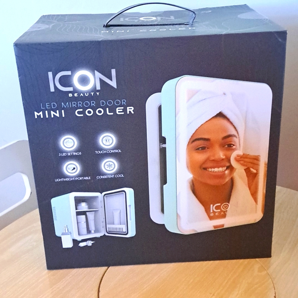 ICON mini skincare cooler